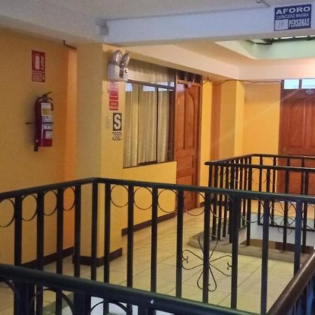 Hospedaje Santa Cruz II Sicuani ภายนอก รูปภาพ